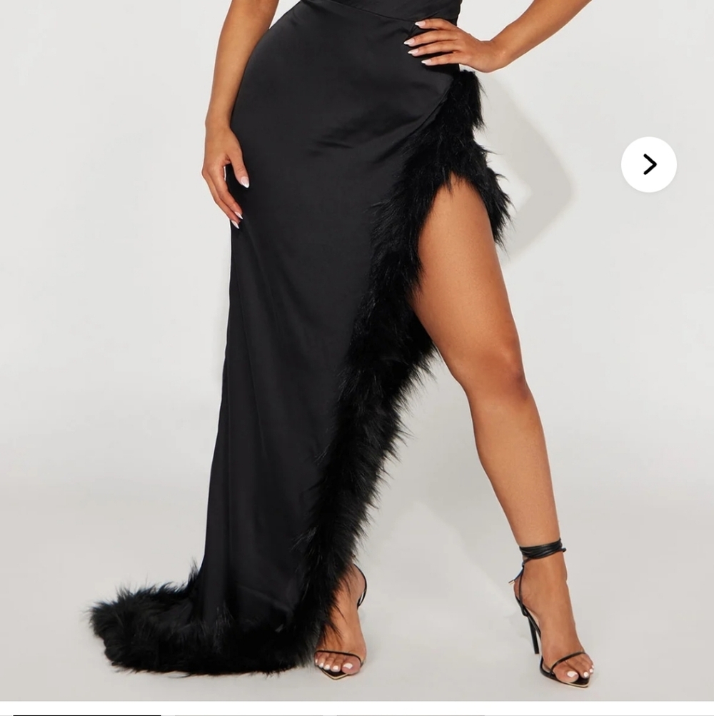 Brand New Elegant Black Halter Dress with Fur Trim - Picture 2 of 6